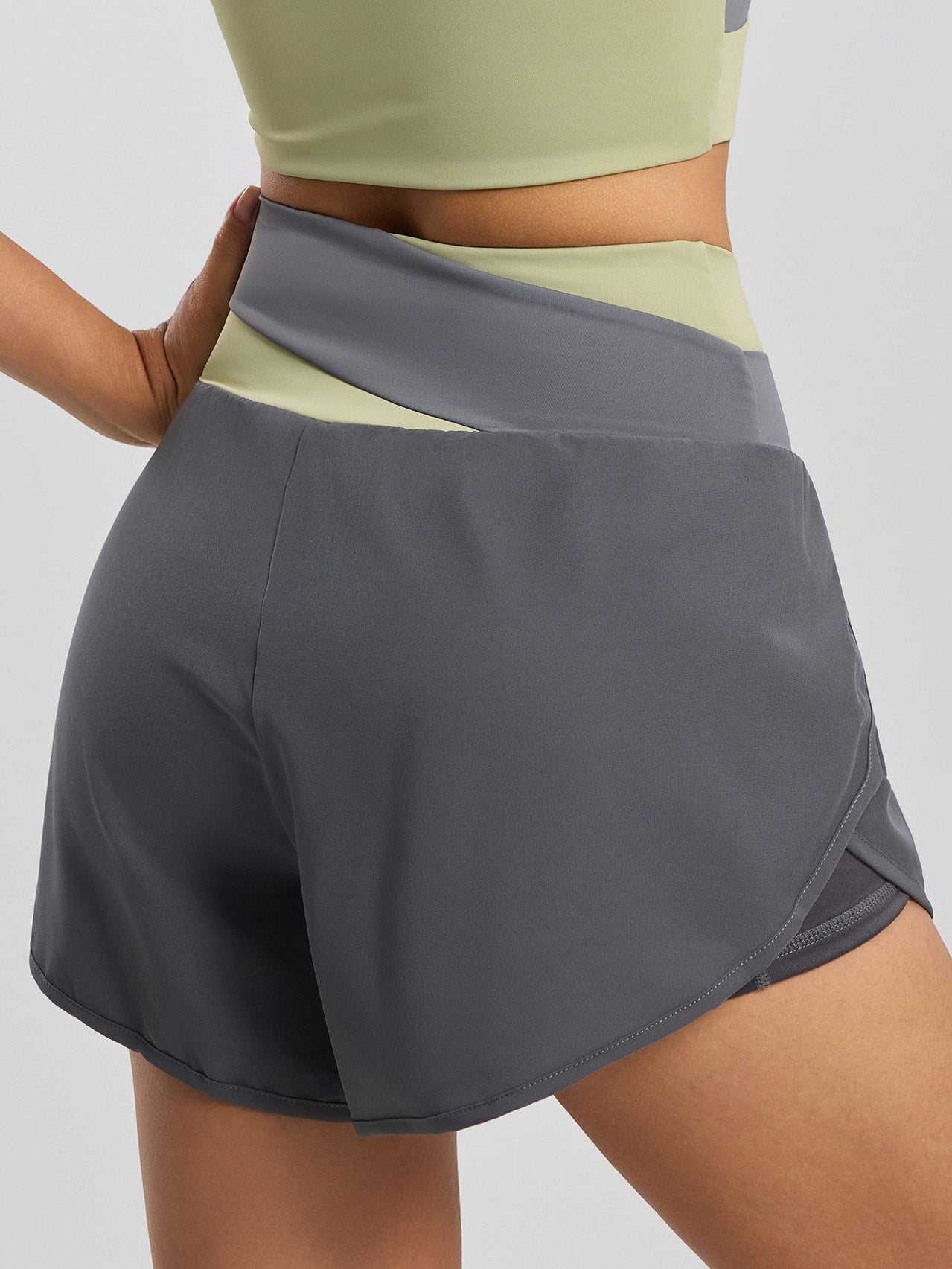 Women's Color-Block Faux-Layered Yoga Shorts — Anti-Exposure, "Naked-Feel" Running & Fitness Shorts